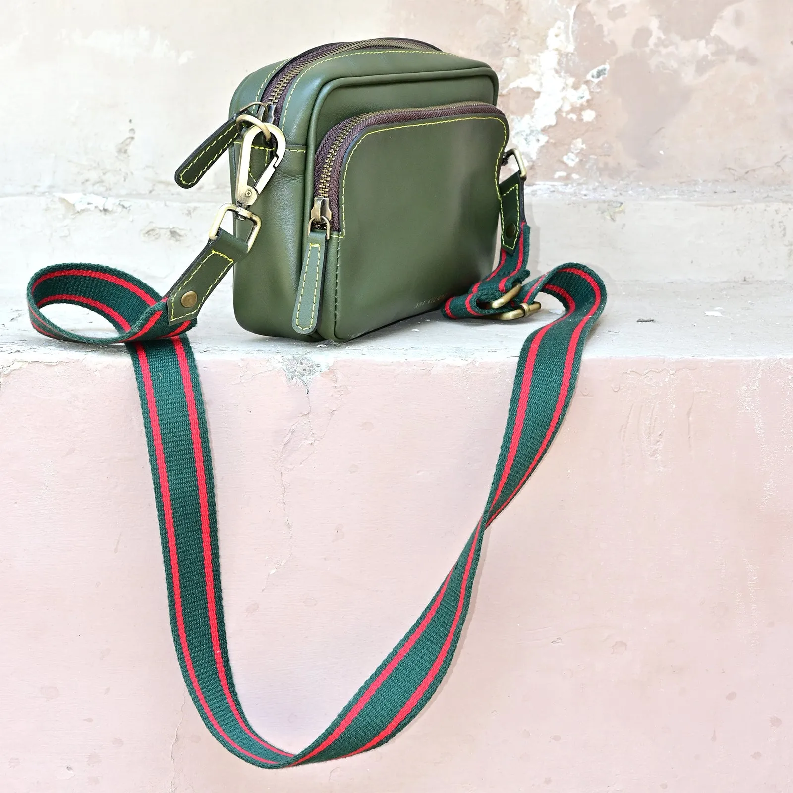 HARISSON  - LEATHER SLING BAG