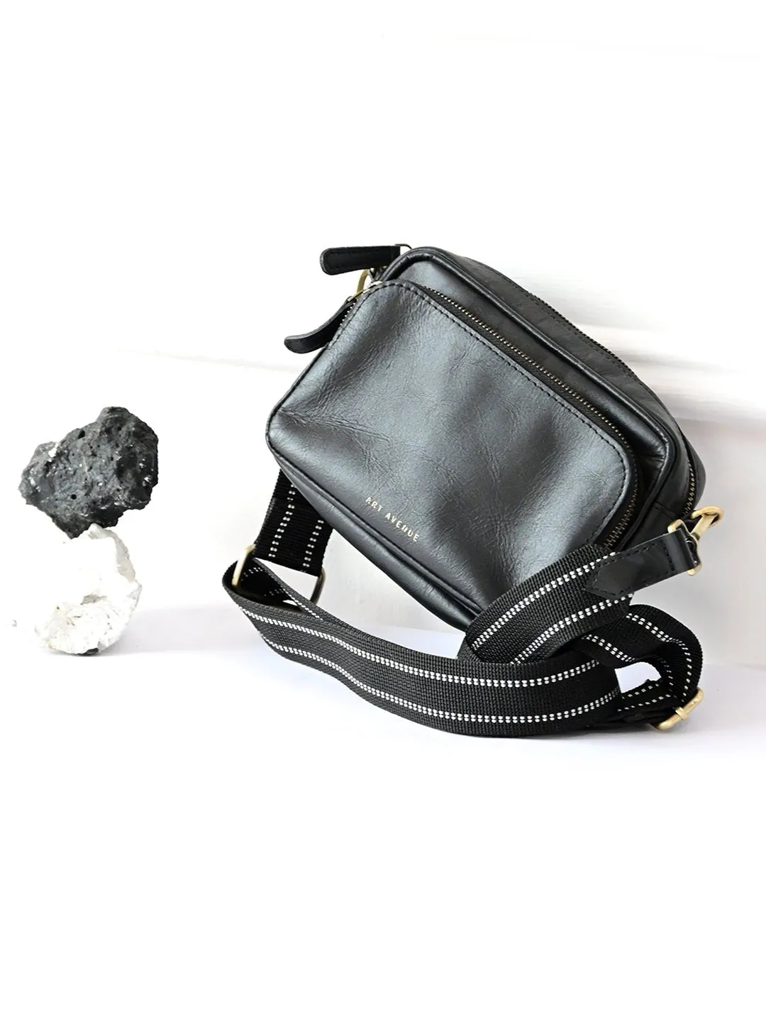 HARISSON  - LEATHER SLING BAG