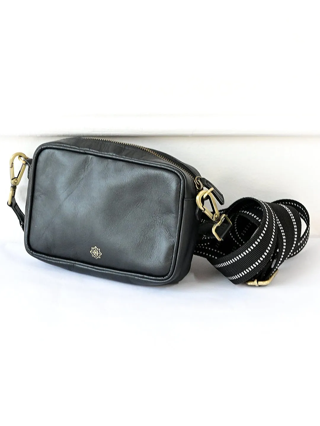 HARISSON  - LEATHER SLING BAG